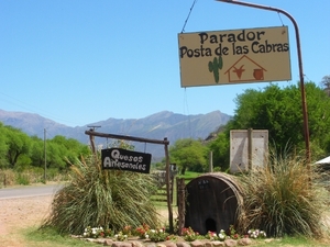 IMGP2016 Weg naar Salta, een leuk terrasje voor de lunch - kopie