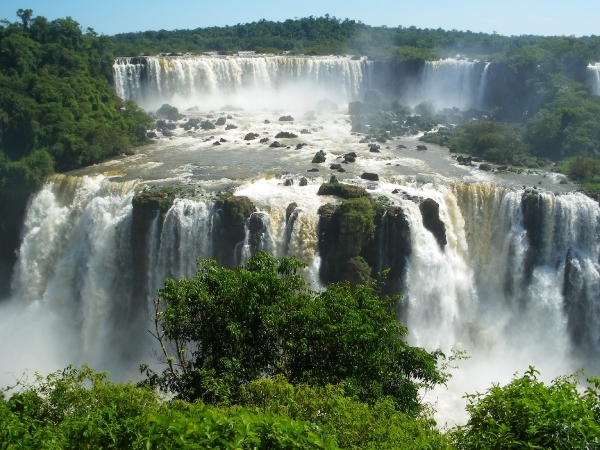 IMGP2196 IMGP2189 Nationaal Park van Iguazu langs de Braziliaanse