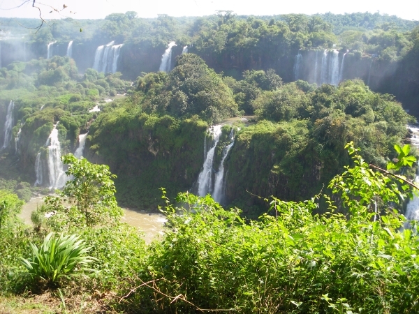 IMGP2198 IMGP2189 Nationaal Park van Iguazu langs de Braziliaanse