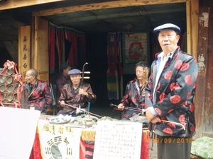 Lijiang-Bezoek Bai-volk (11)