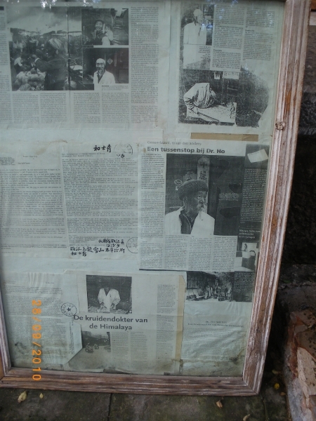 Lijiang-Bezoek Bai-volk, Dr Ho de kruidendokter (4)