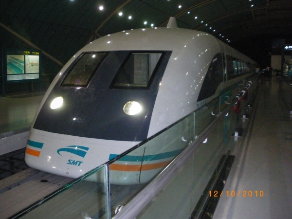 Shanghai- hier de Maglev (de magnetische levitatietrein)