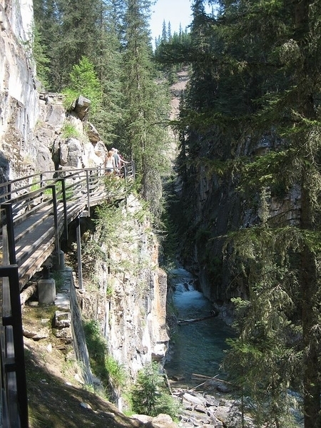 34(5) Johnston canyon.jpg