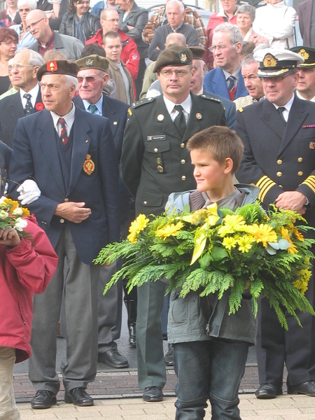 wachten om de bloemen te leggen.....