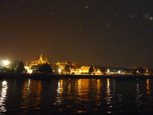 Thailand - Bangkok klong tour Chao praya rivier By night mei 2009