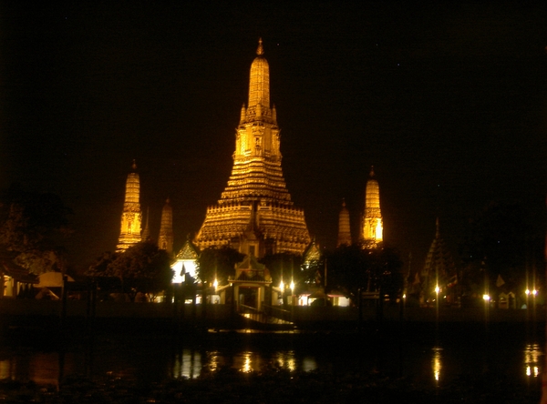 Thailand - Bangkok klong tour Chao praya rivier By night mei 2009