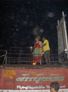 Thailand - Phitsanulok Nightmarket with flying vegetables mei 200