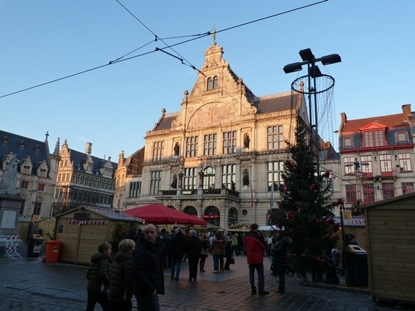 111-Kerstsfeer op St-Baafsplein