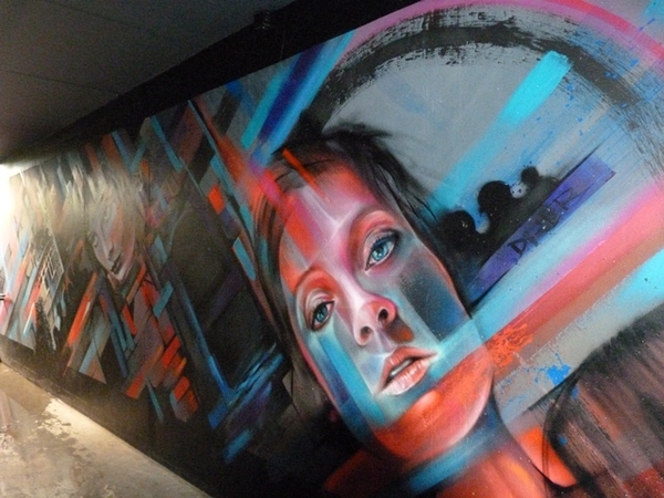 215-Graffitie op muren Oude Vismijn