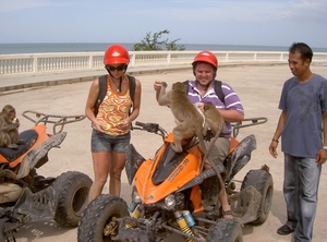 Thailand - Hua Hin Monkey Island mei 2009 (37)