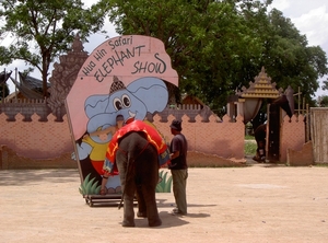 Thailand - Hua Hin -Cha-am  elephant show mei 2009 (20)