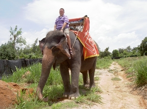 Thailand - Hua Hin - Cha-am  elephant ride mei 2009 (17)