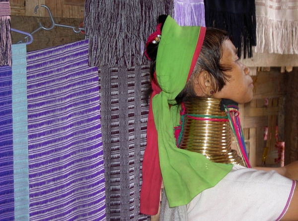 Thailand - Mae hong son. Long neck Karen Villages stam mei 2009 (