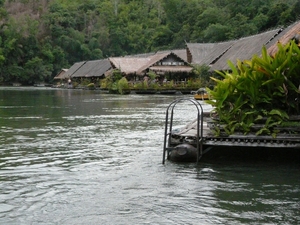Thailand - Kanchanaburi  The River kwai jungle rafts mei 2009 (6)