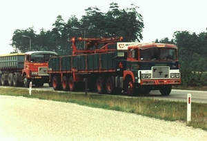 2X FTF TRUCKS  WEYS+HENDRIKS