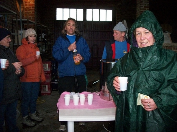 44-Dat smaakt een glhwein...