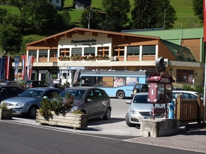 P8184993