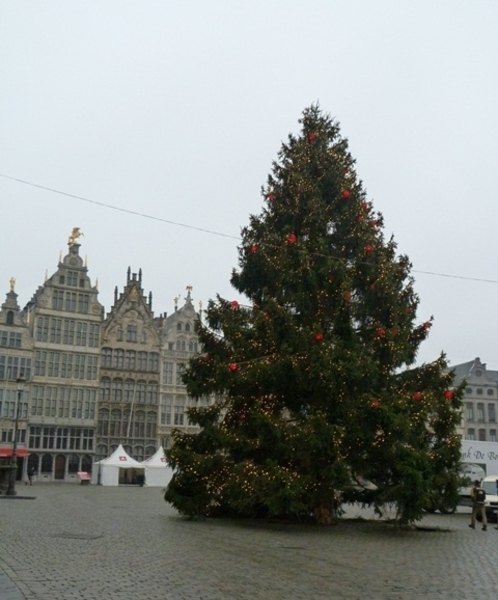 187-Grote Markt met kerstboom