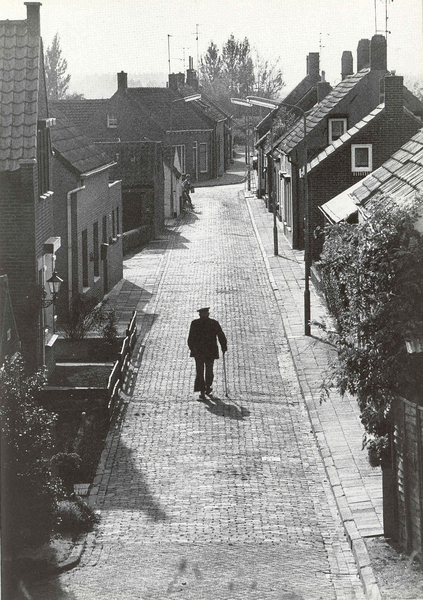Oude Paal - rustige straat in het dorp