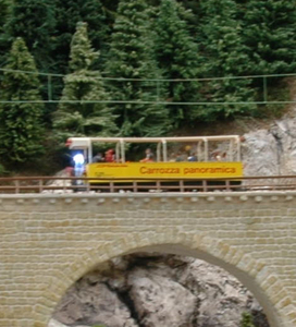 Fotograaf neemd foto vanaf trein