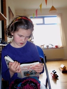 ...maar korte woordjes kan ik al lezen.
