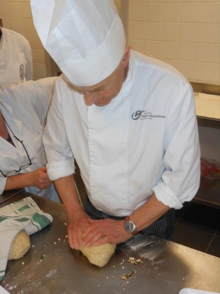 half zachte  luxe broodjes  maandagav 2 sem 2013 011