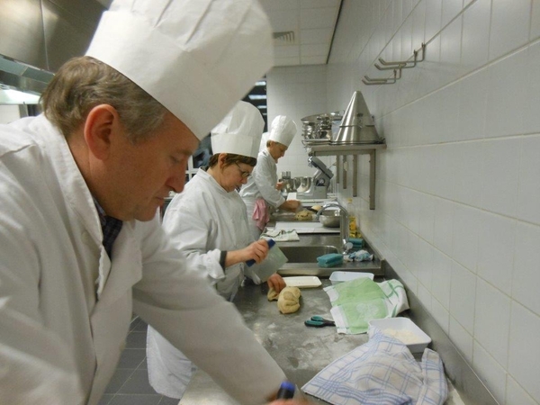 half zachte  luxe broodjes  maandagav 2 sem 2013 014