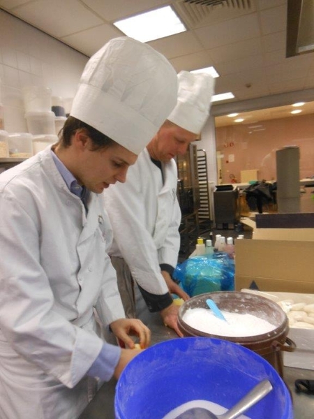 paastaarten vrijdagavond 2sem 2013 004