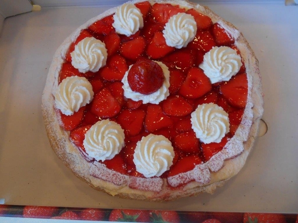 aardbeien taart en flan vrijdagavond 7 juni 2013 029