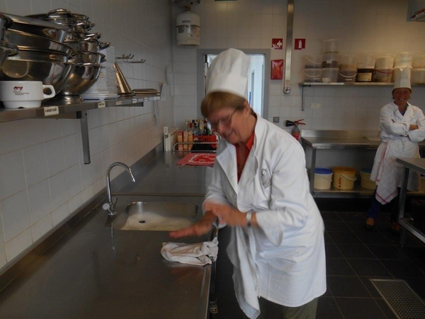 aardbeientaarten dinsdagvoormiddag 2 sem 2013 4 juni 009