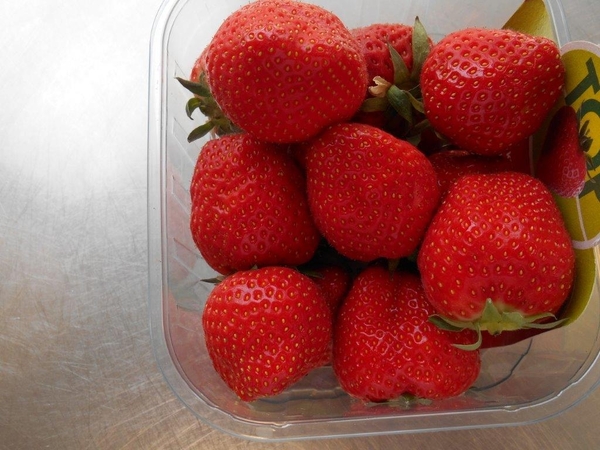 aardbeien taart maandagavond 3 juni 040