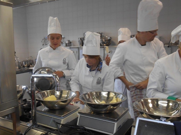 21.09.2013   cakenbeslagen en demo Heiende 001