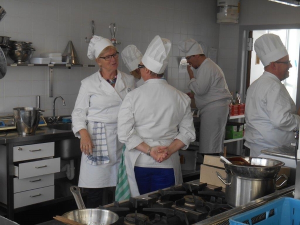 BLADERDEEG TAARTEN zaterdagvm 12.10.2013 009