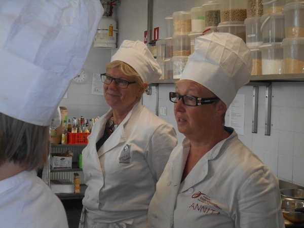 BLADERDEEG TAARTEN zaterdagvm 12.10.2013 012