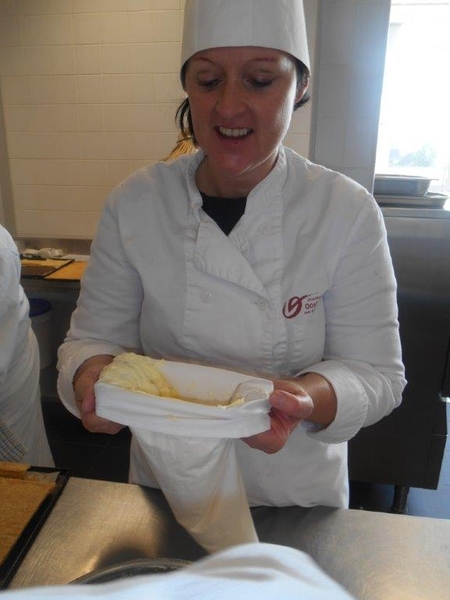 BLADERDEEG TAARTEN zaterdagvm 12.10.2013 014