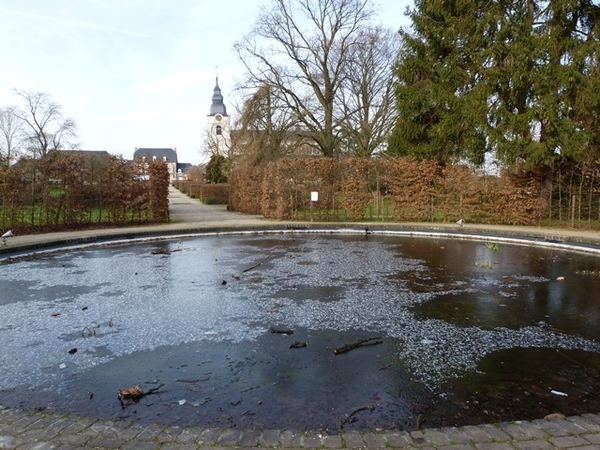 124-Kapittelhuys en St-Gorgoniuskerk-Hoegaarden
