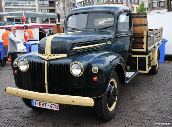 FORD Pickup 1943 1-EHT-478 St-NIKLAAS 20130623