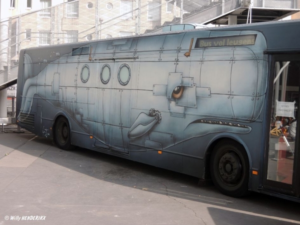 'BUS VOL LEUGENS'  THEATERPLEIN 20130927