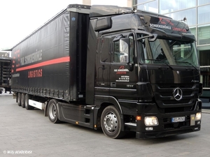 MERCEDES ACTROS 1844- D_VEC-PS561 - KIEVITPLEIN 20131204 (1)