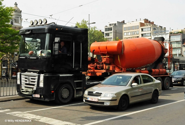 RENAULT - B_1-AYB-373 Franklin Rooseveltplaats 20140425