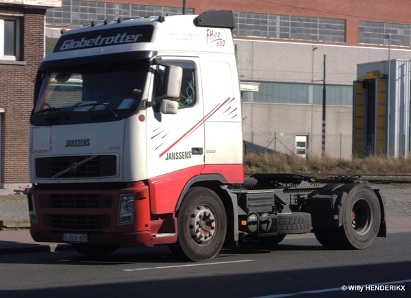 sized_VOLVO FH12 500 - B_1-FLV-825 VOSSESCHIJNSTRAAT 20140320