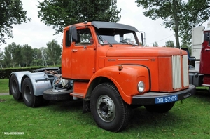 SCANIA 111_NL-DB-57-09 HELLEVOETSLUIS 20150815