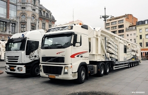 VOLVO FH16_NL-BS-VF-70 & IVECO STRALIS 500_NL-BX-ZB-49 KONINGIN A