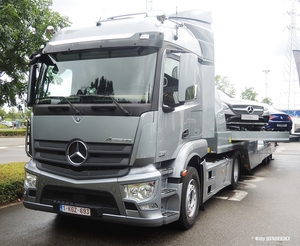 MERCEDES ACTROS 1942_B-1-KGZ-693 met SLC & C Coup Parking MAKRO