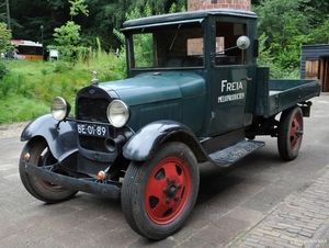 ZUIVELFABRIEK 'FREIA' VEENWOUDEN (9M) FORD Vrachtwagen