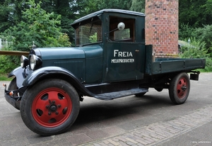 ZUIVELFABRIEK 'FREIA' VEENWOUDEN (9N1) FORD Vrachtwagen