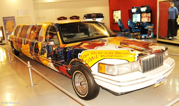 OLDTIMER FORD LINCOLN TOWN CAR 1993 'BESCHILDERD' SPEYER Museum 2