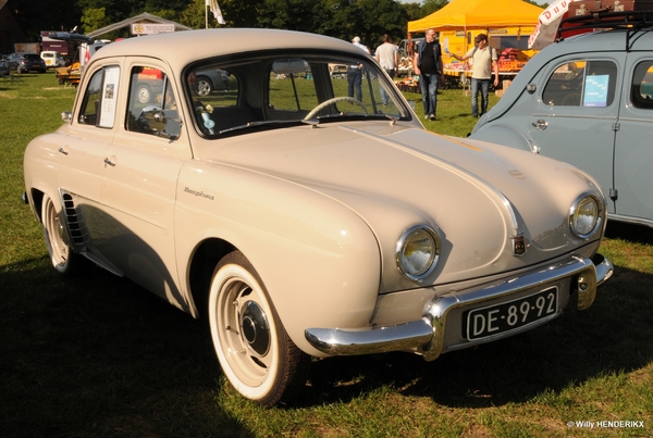 RENAULT DAUPHINE_1