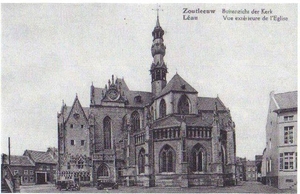 Buitenzicht van de Kerk (2)