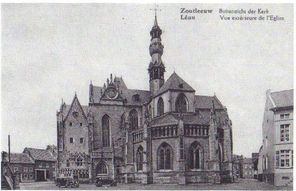 Buitenzicht van de Kerk (2)